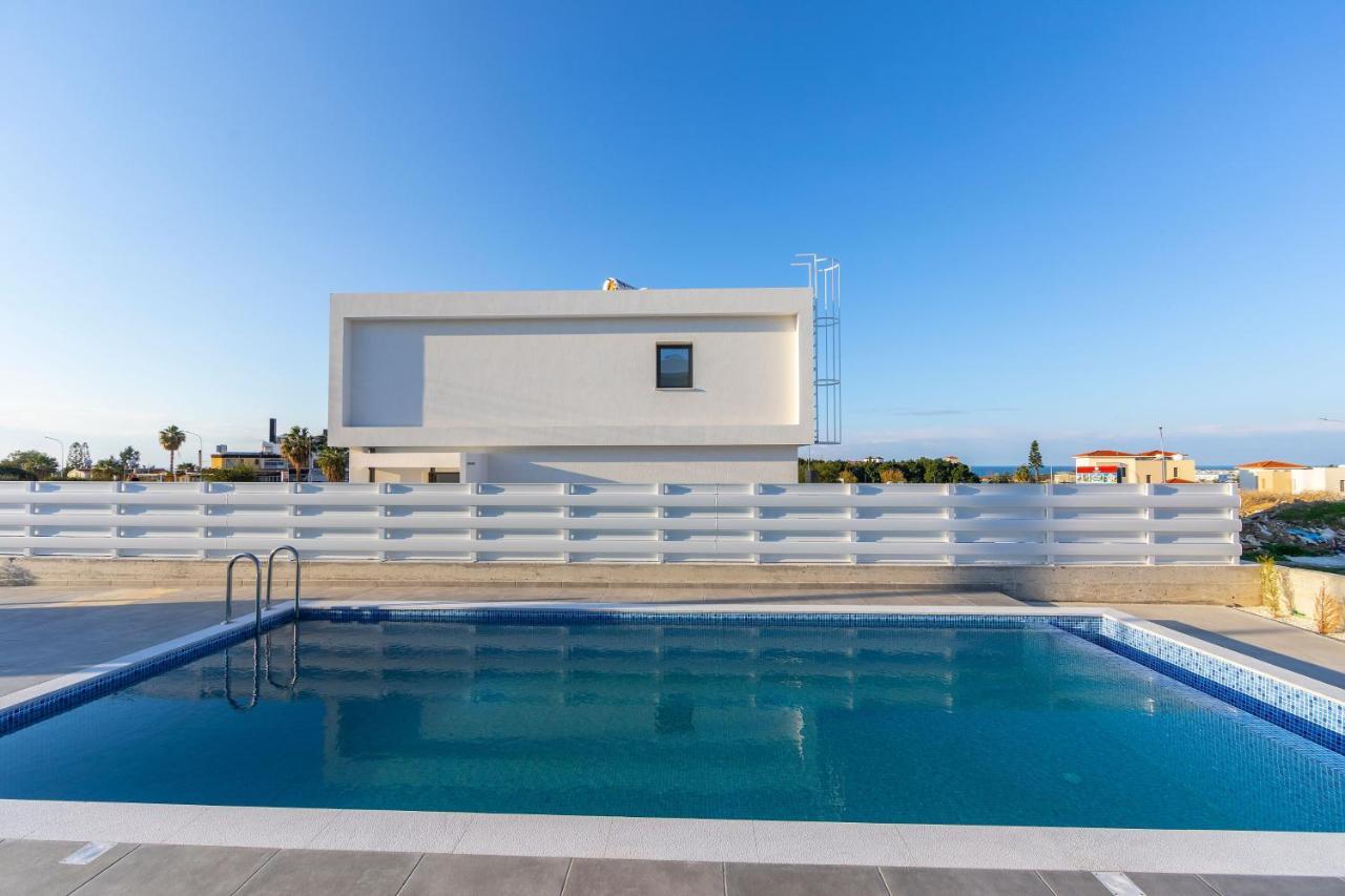 Villa Marlene, Walking Distance To Coral Beach! Péja Eksteriør bilde