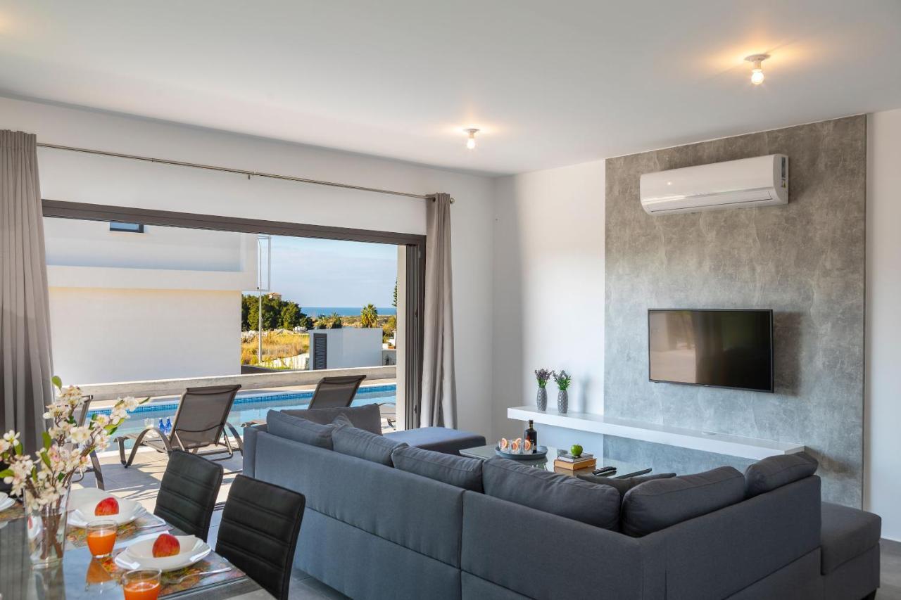Villa Marlene, Walking Distance To Coral Beach! Péja Eksteriør bilde